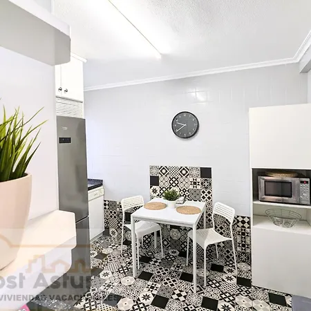 Kadori, Centro Ruta De Vinos Y Estacion De Tren Y Autobus * اوفيدو