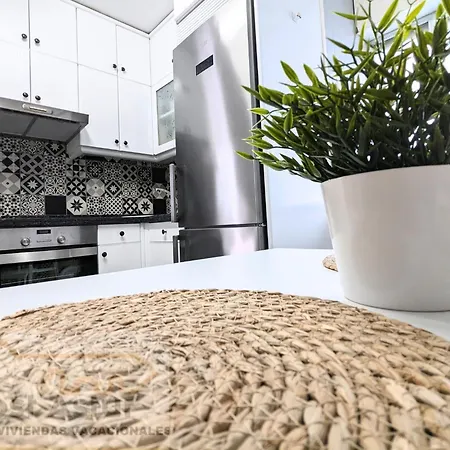 Kadori, Centro Ruta De Vinos Y Estacion De Tren Y Autobus