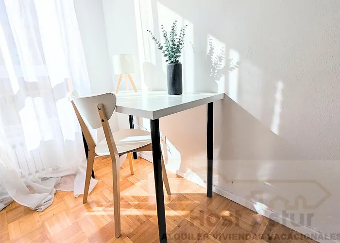 Kadori, Centro Ruta De Vinos Y Estacion De Tren Y Autobus *