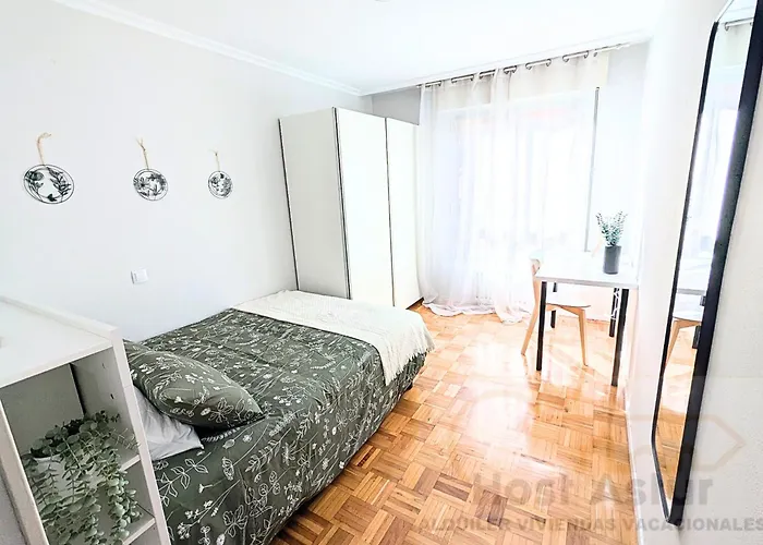 Kadori, Centro Ruta De Vinos Y Estacion De Tren Y Autobus Oviedo